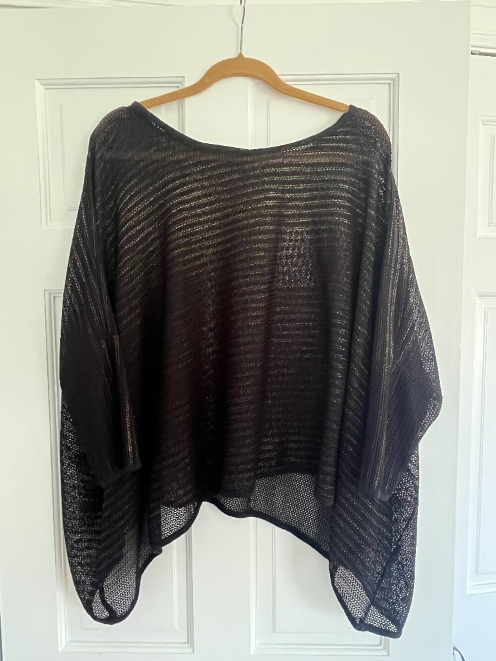 T-Bags Los Angeles Black Metallic Open-Knit Poncho Top